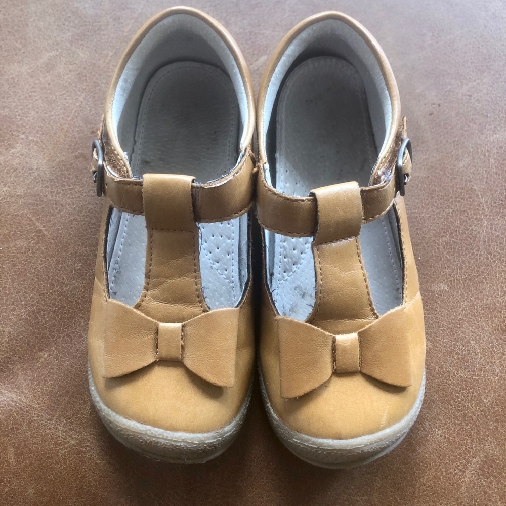 L’Amour Emma Mustard Bow Shoes size 10